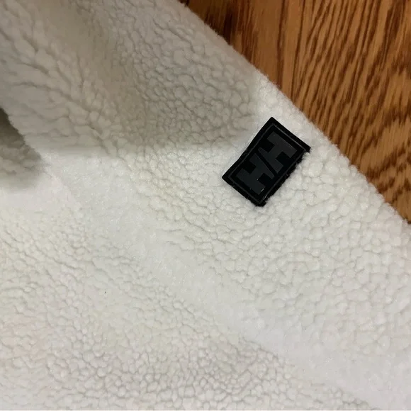 Reversible - Picture 2 of 4